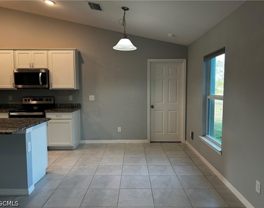 1011 Nw 22nd Terrace - Photo Thumbnail 4