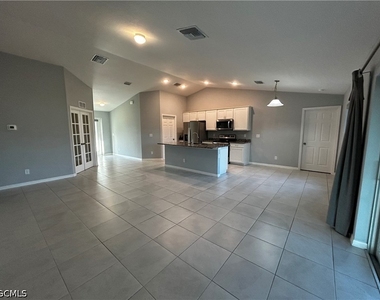 1011 Nw 22nd Terrace - Photo Thumbnail 3