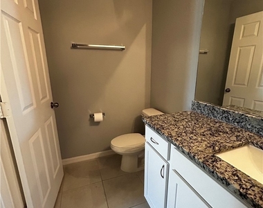 1011 Nw 22nd Terrace - Photo Thumbnail 15