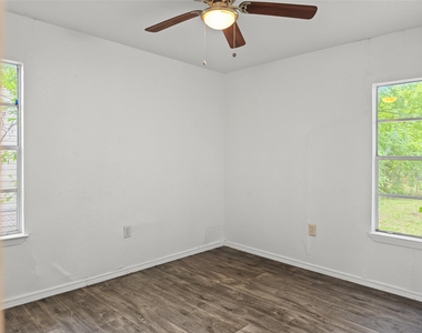 4114 Clover Street - Photo Thumbnail 11
