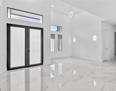 4107 16th Street Sw - Photo Thumbnail 2