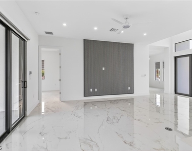 4107 16th Street Sw - Photo Thumbnail 4