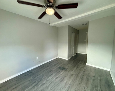 308 Bennett - Photo Thumbnail 5