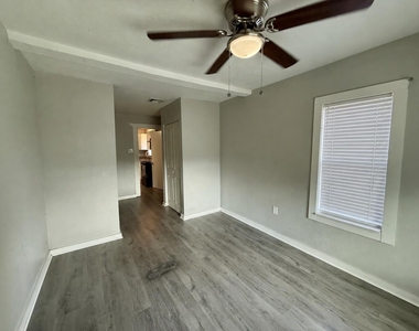 308 Bennett - Photo Thumbnail 15