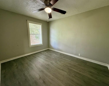 308 Bennett - Photo Thumbnail 8