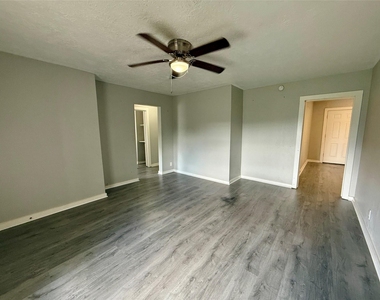 308 Bennett - Photo Thumbnail 12
