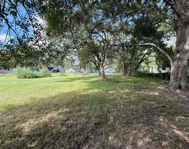 308 Bennett - Photo Thumbnail 17