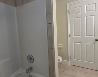 1013 Se 12th Terrace - Photo Thumbnail 15