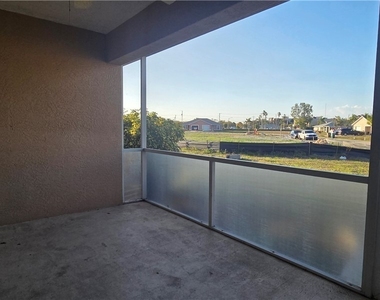 1013 Se 12th Terrace - Photo Thumbnail 17