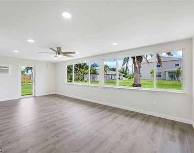 1202 Se 14th Terrace - Photo Thumbnail 3