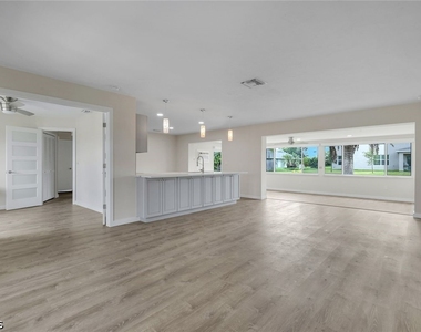 1202 Se 14th Terrace - Photo Thumbnail 12