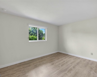1202 Se 14th Terrace - Photo Thumbnail 14