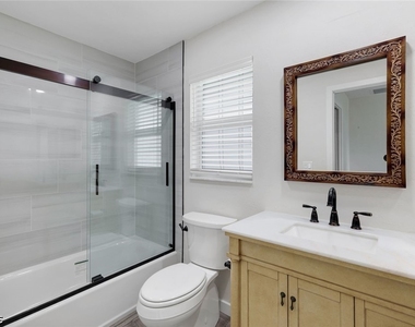 1202 Se 14th Terrace - Photo Thumbnail 11