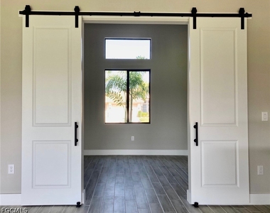 366 Progress Avenue - Photo Thumbnail 15