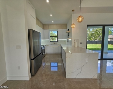 1211 Mckinley Avenue - Photo Thumbnail 8