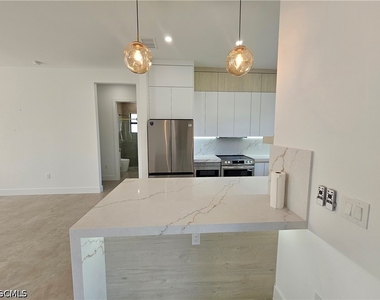 1211 Mckinley Avenue - Photo Thumbnail 7