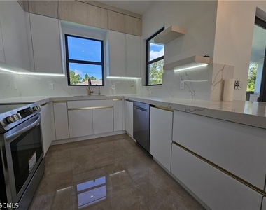 1211 Mckinley Avenue - Photo Thumbnail 10