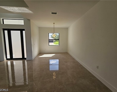 1211 Mckinley Avenue - Photo Thumbnail 13