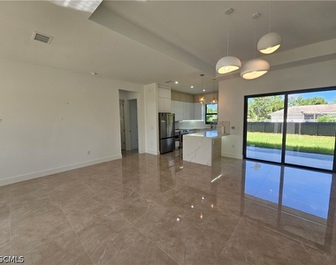 1211 Mckinley Avenue - Photo Thumbnail 5