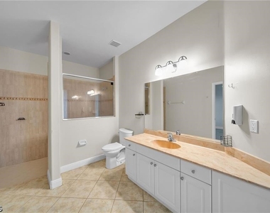 621 Nw 37th Avenue - Photo Thumbnail 10