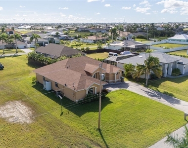 621 Nw 37th Avenue - Photo Thumbnail 37