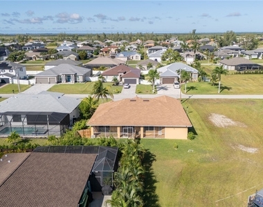621 Nw 37th Avenue - Photo Thumbnail 35