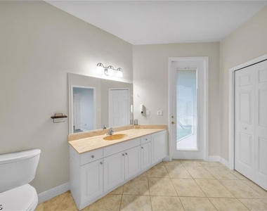 621 Nw 37th Avenue - Photo Thumbnail 9