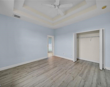 621 Nw 37th Avenue - Photo Thumbnail 12