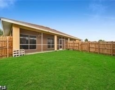 621 Nw 37th Avenue - Photo Thumbnail 25