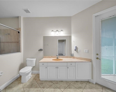 621 Nw 37th Avenue - Photo Thumbnail 11