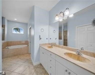 621 Nw 37th Avenue - Photo Thumbnail 24
