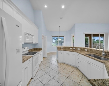 621 Nw 37th Avenue - Photo Thumbnail 19