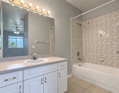 1117 Sw 48th Terrace - Photo Thumbnail 16