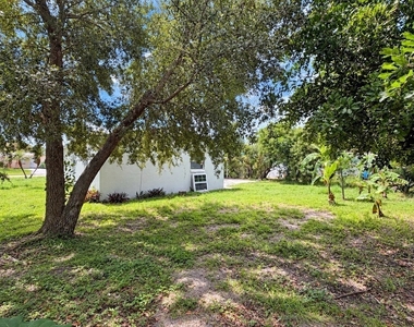 1111 Cherokee Avenue - Photo Thumbnail 20