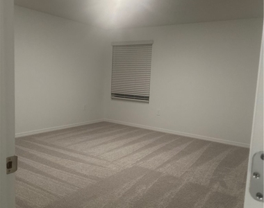 11610 Savanna Lakes Boulevard - Photo Thumbnail 9