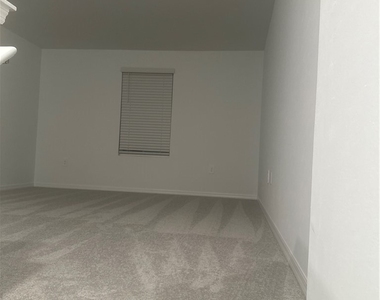 11610 Savanna Lakes Boulevard - Photo Thumbnail 13