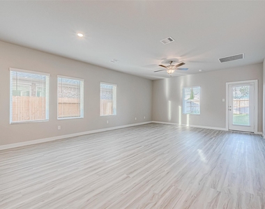 6343 Buffalo Bend Lane - Photo Thumbnail 6