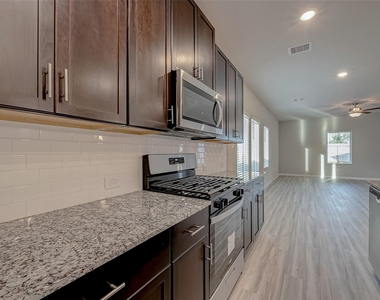 6343 Buffalo Bend Lane - Photo Thumbnail 14
