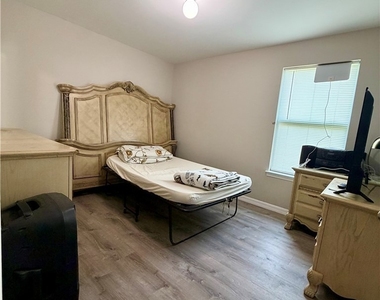 354 Mangonia Avenue - Photo Thumbnail 10