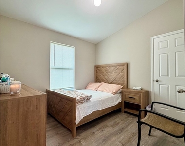 354 Mangonia Avenue - Photo Thumbnail 5