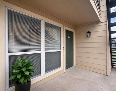 8100 Creekbend Drive - Photo Thumbnail 2