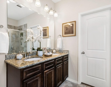 1527 Holly Chase Court - Photo Thumbnail 16