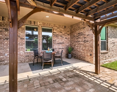 1527 Holly Chase Court - Photo Thumbnail 28