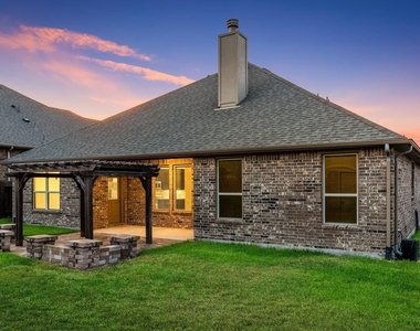 1527 Holly Chase Court - Photo Thumbnail 30