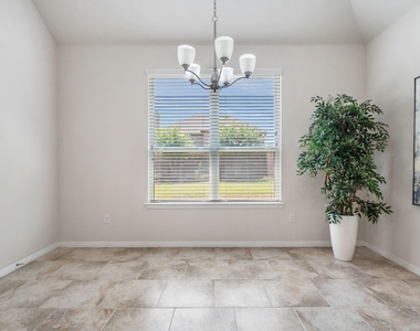 1527 Holly Chase Court - Photo Thumbnail 13