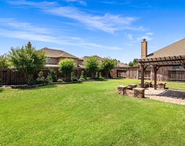1527 Holly Chase Court - Photo Thumbnail 27