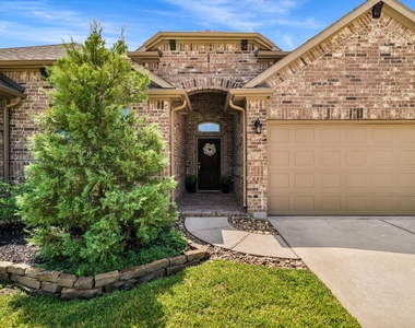 1527 Holly Chase Court - Photo Thumbnail 2