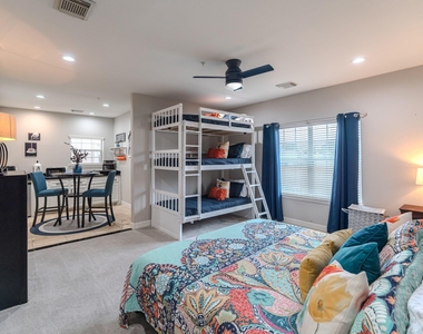 7039 Kingston Cove Lane - Photo Thumbnail 26