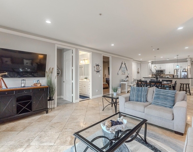 7039 Kingston Cove Lane - Photo Thumbnail 17