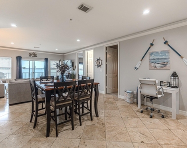 7039 Kingston Cove Lane - Photo Thumbnail 12